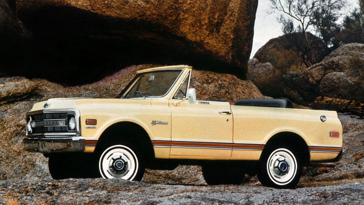 K5 Blazer cũng là mẫu SUV cỡ lớn nhỏ gọn nhất của dòng Chevrolet C/K, một trong các dòng xe du lịch được phát triển dựa trên nguyên mẫu xe tải. Xe sở hữu phần mái có thể tháo dời để biến chiếc xe trở thành mẫu xe mui trần.