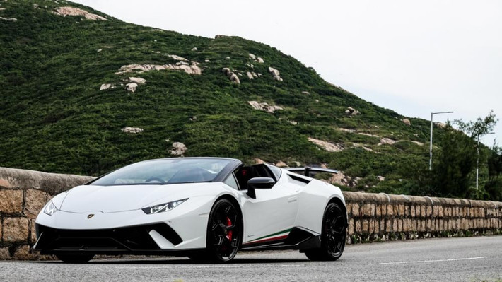 Được biết, mức giá Huracan Performante Spider tại thị trường Hồng Kông này còn đắt gấp đôi tại thị trường Mỹ.