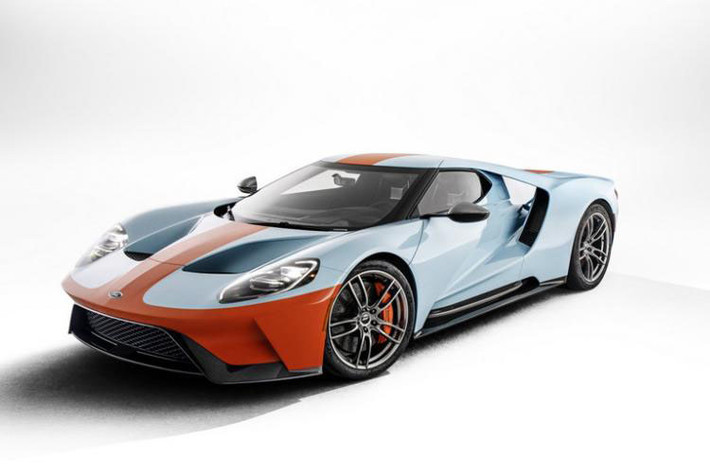 Siêu xe Ford GT 2019 kỷ niệm 50 năm chiến thắng giải đua Le Mans trình làng thu hút sự quan tâm đặc biệt của các tín đồ mê tốc độ.