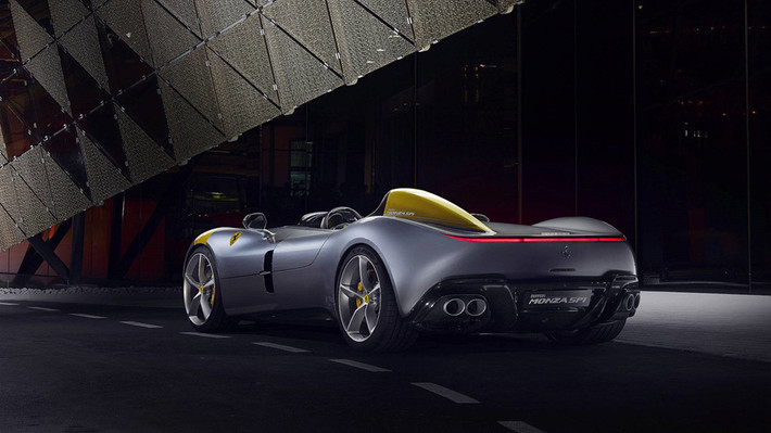 Giá hai siêu phẩm Ferrari mới này được dự đoán sẽ không dưới 1 triệu USD/chiếc.