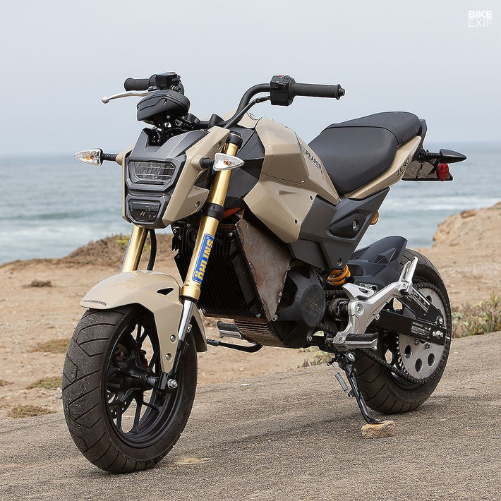 Theo đó, sau khi được thay động cơ điện từ chiếc Zero FX, chiếc minibike Honda MSX125 đã biến hình thành xe điện có công suất mạnh hơn gần 3 lần và mô-men xoắn lớn hơn nguyên bản 8 lần.