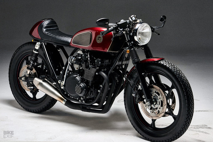 Chiếc xe môtô Suzuki GS550 đời cuối những năm 70 này được hãng độ Eastern Spirit thiết kế vô cùng cân đối và màu sắc ấn tượng.