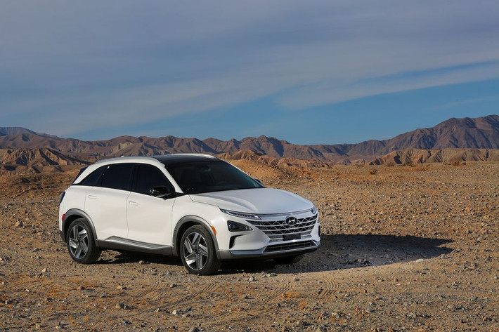 Theo kế hoạch, mẫu xe chạy điện Hyundai Nexo sẽ được bán ra tại một số thị trường vào cuối năm nay. Nguồn ảnh: Theverge.