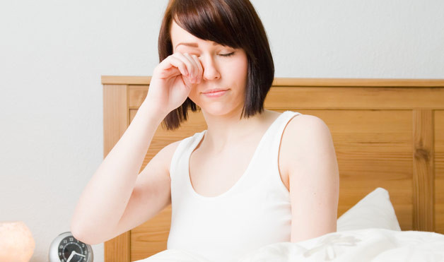 Ra nhiều gỉ mắt cũng có thể là dấu hiệu của tắc tuyến lệ. Tình trạng này có thể tự khỏi, nhưng trong trường hợp bệnh nghiêm trọng, kéo dài, bạn có thể cần tới sự can thiệp của bác sỹ. Ảnh: All About Vision.