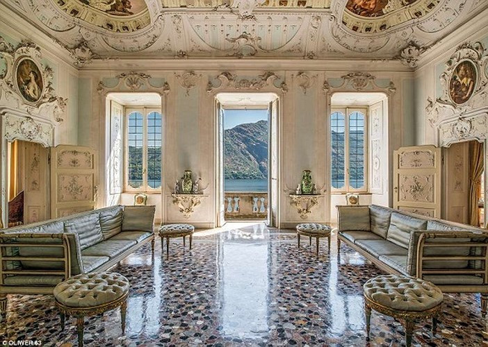 Biệt thự trước đây thuộc sở hữu của gia đình Serbelloni, một gia đình quý tộc từ Milan.