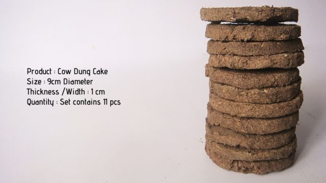 Một số công ty còn giảm giá nếu mua số lượng lớn. Nhiều khách hàng yêu cầu phải gói quà thật đẹp trước khi chuyển dù chỉ đơn giản là phân bò khô và cỏ. Chả phân bò được bán theo gói, mỗi gói 2- 8 miếng, nặng 200gram/ miếng. Giá mỗi gói dao động từ 1,5 USD – 6 USD (34000 – 136000 đồng).