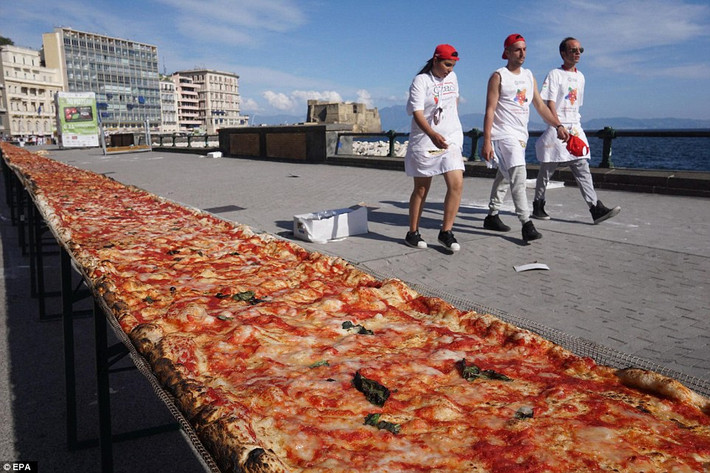 Ông Alessandro Marinacci, đại diện của hãng Pizza Village Naples, đơn vị tài trợ cho sự kiện này chia sẻ: " Đây là niềm tự hào của thành phố chúng tôi".