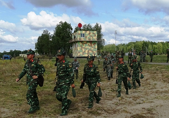 Theo báo Quân đội Nhân dân, tính đến 20h30 phút ngày 4/8 (giờ Hà Nội), đội tuyển bắn tỉa Việt Nam đã hoàn thành 2 trong 7 bài thi ở vùng 1 với kết quả khả quan. Nguồn ảnh: QĐND