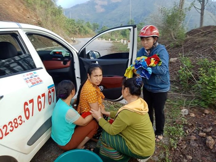 1. Tài xế xe taxi đỡ đẻ cho sản phụ ngay bên đường: Khoảng 7h15 ngày 30/5/2019, tại xã Phà Đánh, huyện Kỳ Sơn, tỉnh Nghệ An, chị A Bún có dấu hiệu chuyển dạ nên gọi xe taxi đến đến bệnh viện sinh con