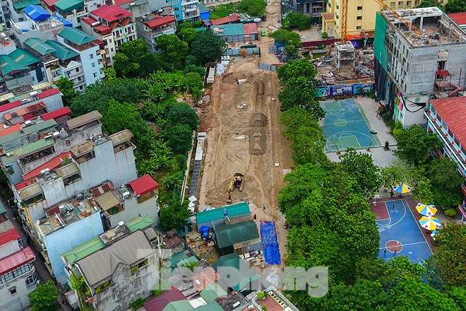 Một đoạn giữa đường Huỳnh Thúc Kháng kéo dài đang được triển khai, xây dựng.