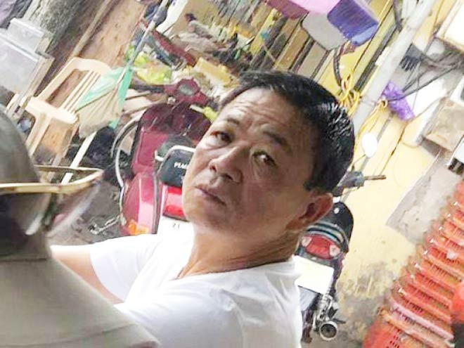 Hưng "kính" tên thật là Nguyễn Kim Hưng (56 tuổi, trú tại phố Hàng Đậu, phường Đồng Xuân, quận Hoàn Kiếm, Hà Nội). Hưng "kính" được coi là một ông trùm tại chợ đầu mối Long Biên (Hà Nội)