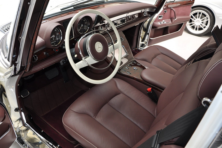 Phiên bản đắt và hiếm nhất là Mercedes-Benz 600 Landaulet với 59 chiếc trên toàn cầu. Phiên bản ít hiếm hơn là mẫu 600 Pullman limousine trong bài viết sau. Hiện chiếc xe đang được trưng bày ở gargage Auto Leitner tại Hà Lan.