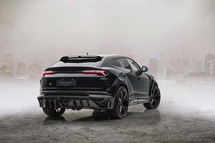Bên dưới nắp capo, Mansory đã tinh chỉnh khối động cơ V8 Twin-Turbo 4.0 lít, nâng tổng công suất lên mức 800 mã lực và 1000 Nm.