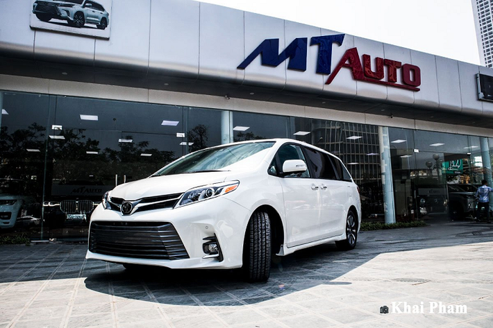 Là dòng ôtô đa dụng cỡ lớn, xe MPV Toyota Sienna là một trong những cái tên đình đám ở thị trường Mỹ khi được sử dụng với mục đích phục vụ gia đình trong mỗi dịp dã ngoại hoặc nhu cầu di chuyển nhiều người. Sự thực dụng của Toyota Sienna được đánh giá cao từ thiết kế đến không gian khoang lái và cả "chất Toyota" ở khả năng vận hành bền bỉ và tiết kiệm.