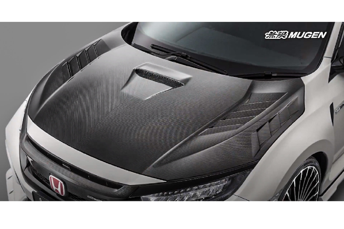 Mẫu xe Honda Civic Type R còn được trang bị thêm cánh lướt gió to bản trên cao. Các nâng cấp ngoại thất khác bao gồm nẹp hông và ốp gương bằng sợi carbon. Với gói tùy chọn Styling Set, khách hàng sẽ nhận được 3 trong số những trang bị đã nêu trên gồm: líp cản trước, nẹp hông và bộ khuếch tán sau. Trong khi đó nếu chọn gói nâng cấp Aero & Wheel Set, khách hàng sẽ nhận thêm bộ mâm xe 20 inch của Mugen.