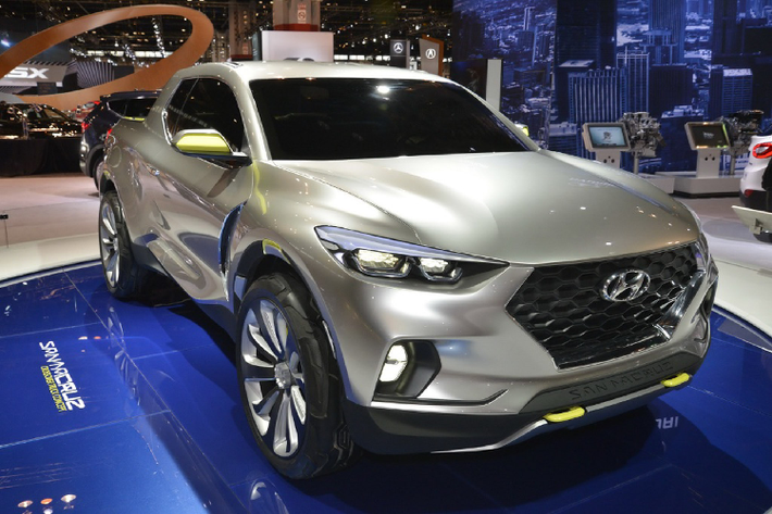 Theo em dự đoán, để bán tại thị trường Bắc Mỹ, bán tải Hyundai chắc chắn sẽ có phiên bản lắp động cơ xăng, vì Mỹ là thị trường chuộng động cơ xăng (đồng thời cũng rất nhạy cảm với động cơ dầu). Hyundai sẽ phát triển nhiều động cơ khác nhau để đáp ứng cho nhiều thị trường.