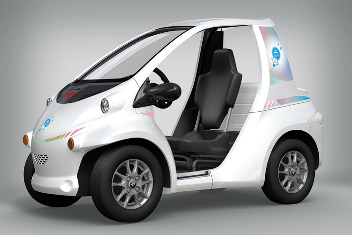 5. Toyota Coms: Toyota là một trong những hãng xe tiên phong sản xuất những mẫu xe siêu nhỏ 1 chỗ ngồi (microcar) và Toyota Coms là một ví dụ tiêu biểu. Chiếc xe chỉ có thể chở được một người và 2 túi hàng nhỏ, kiểu dáng siêu nhỏ giúp cho Toyota Coms có thể di chuyển dễ dàng ở những khu vực đông đúc. Xe có phạm vi hoạt động khoảng 50 km, tốc độ tối đa khoảng 60 km/h. Ảnh: Toyota Global.