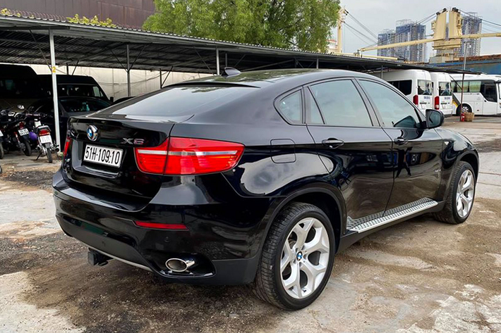 Nhìn chung, giá xe BMW X6 đời cũ khá rẻ tầm trên dưới 700 triệu đồng sẽ cung cấp nhiều tiện nghi vượt trội, an toàn và cảm giác lái thú vị hơn so với xe phổ thông trong tầm giá, chính vì lý do này, X6 thế hệ cũ rất thích hợp với những khách hàng trẻ nếu họ không màn đến “ăn” xăng cũng như chi phí bảo dưỡng.