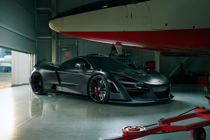 Số lượng siêu xe McLaren 720S Coupe ở Việt Nam đã 6 chiếc và đây cũng chính là chiếc McLaren 720S đầu tiên được đại gia Việt độ body kit. Những chiếc siêu xe McLaren 720S trước đó chỉ được độ lại ống xả hay thay mâm HRE như siêu xe McLaren 720S của Cường Đô la.