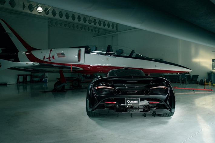 Hãng Fi cũng đưa ra thêm một gói tuỳ chọn là hiệu chỉnh lại ECU của siêu xe McLaren 720S độ N-Largo kết hợp với ống xả độ của hãng để mang đến công suất rất ấn tượng 900 mã lực cho xe. Giá bán một bộ ống xả đầy đủ của Fi dành cho siêu xe McLaren 720S lên đến hơn 240 triệu đồng. Mức giá này là tại thị trường nước ngoài.
