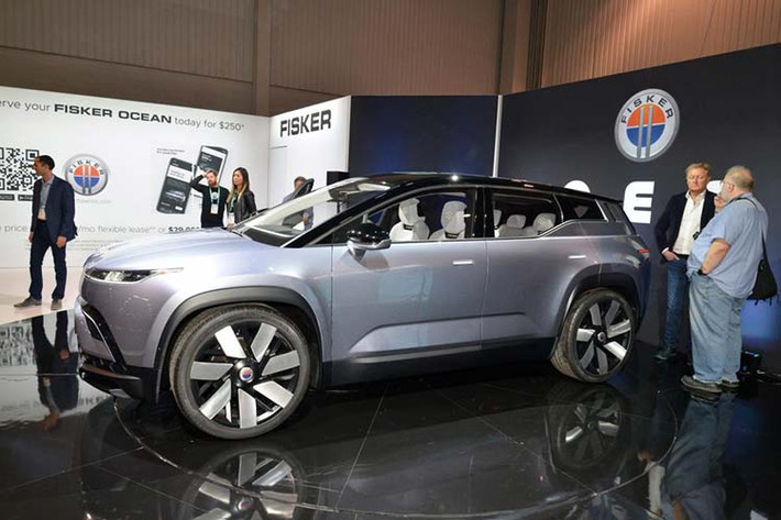 Mẫu xe điện Fisker Ocean sẽ chính thức trình làng tại Triển lãm hàng điện tử tiêu dùng - CES 2020 tại Mỹ, nhưng ngay trước đó, hãng đã giới thiệu mẫu SUV chạy hoàn toàn bằng điện này trong một sự kiện riêng.