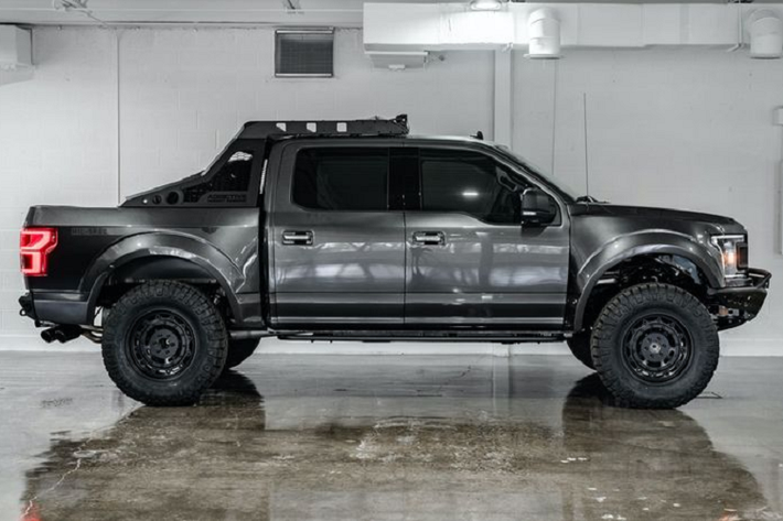 Mẫu xe độ Ford F-150 Mil-Spec được trang bị tuỳ chọn hệ thống treo Baja Performance Package với hành trình dài và khả năng nâng lên tối đa 27,9 cm, đưa khoảng cách giữa hai bánh trên cùng trục tăng thêm khoảng 34,3 cm. Bên cạnh đó, xe còn có thêm gói Long Travel Performance Shock Package với việc bổ sung hệ thống giảm xóc hàng hiệu Fox Racing 3.0.