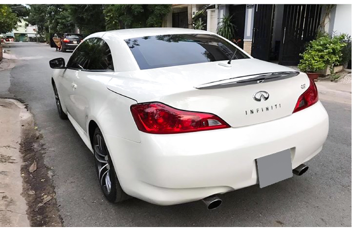 Biến thể mui trần của dòng G37 sử dụng chung động cơ xăng V6 dung tích 3.7L hút khí nhiên (mã VQ37) với biến thể Coupe. Động cơ V6 này cho công suất tối đa 325 mã lực tại 7.000 vòng/phút và mô-men xoắn cực đại 362Nm tại 5.200 vòng/phút, đạt “redline” ở 7.500 vòng/phút. Sức mạnh được truyền xuống cầu sau (RWD) thông qua hộp số tự động 7 cấp (7AT), có chế độ lái thể thao Drive Sport (DS).