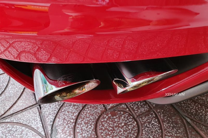 Siêu phẩm Ferrari F430 Spider được chắp bút bởi xưởng thiết kế danh tiếng Pininfarina của Ý. Điểm khác biệt chủ yếu trên bản Spider so với bản Coupe chỉ nằm ở bộ mui trần bằng vải màu đen. Ngoài ra, các đường nét thiết kế và trang bị đi kèm trên hai biến thể sẽ không có nhiều sự thay đổi.