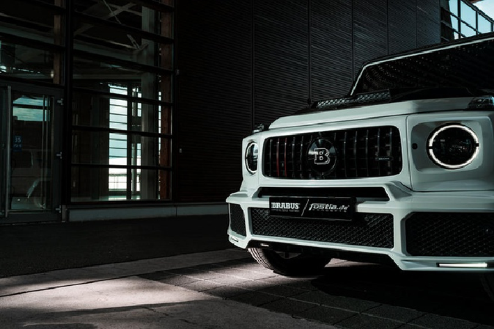 Sản phẩm mới nhất của hãng độ Đức là Brabus 700 Widestar, thành quả hợp tác giữa Brabus và Fostla. Đây có lẽ bản độ Mercedes-AMG G63 hầm hố nhất mà giới mộ điệu được chiêm ngưỡng.