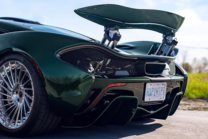McLaren P1 và McLaren Senna thuộc McLaren Ultimate Series cùng với người đàn anh và cũng là mẫu siêu xe thương mại đầu tiên của hãng xe Anh Quốc – chiếc McLaren F1.