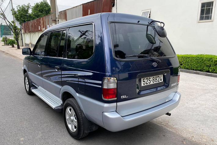 Chiếc Toyota Zace đời cũ này lắp ráp tại Việt Nam thuộc thế hệ thứ hai của dòng xe này, chưa bước qua phiên bản cải tiến.