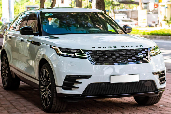Sau khi lăn bánh khoảng 39.000km, một chiếc Range Rover Velar đời 2017 phiên bản full “đồ chơi” HSE với gói trang trí R-Dynamic đang được chào bán với giá chỉ 4,25 tỷ đồng, tức chủ xe đã chịu “lỗ” hơn 1 tỷ đồng sau 3 năm sử dụng.
