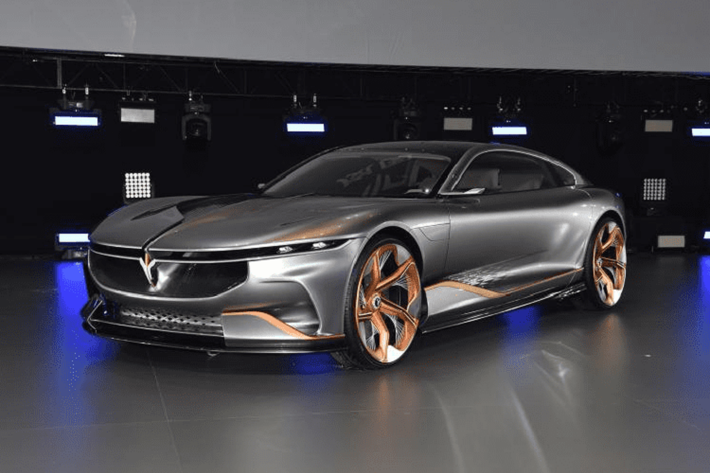 Voyah là một thương hiệu xe điện cao cấp mới tinh thuộc Dongfeng Motors Trung Quốc, với một logo rất lạ mắt trông như biểu tượng của một bộ phim hoặc trò chơi khoa học viễn tưởng. Thương hiệu này vừa mới giới thiệu mẫu xe concept đầu tiên, siêu xe Voyah i-Land. Đây là một chiếc sedan thể thao 4 chỗ cực đẹp với cái tên i-Land đại diện cho: intelligent, Luxury, Autonomous, Nature, Delicate.