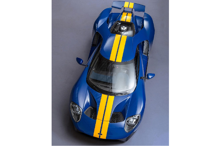 Chiếc Ford GT này là một ví du, nó là một trong những chiếc GT mới nhất được xuất xưởng và cũng là chiếc xe sở hữu màu sơn độc nhất. Theo những thông tin từ Canepa Motorsports, chiếc Ford GT màu Sunoco Blue này được mô phỏng theo chiếc Porsche 917/30 “Sunoco” mà đơn vị này từng phục chế cách đây không lâu.