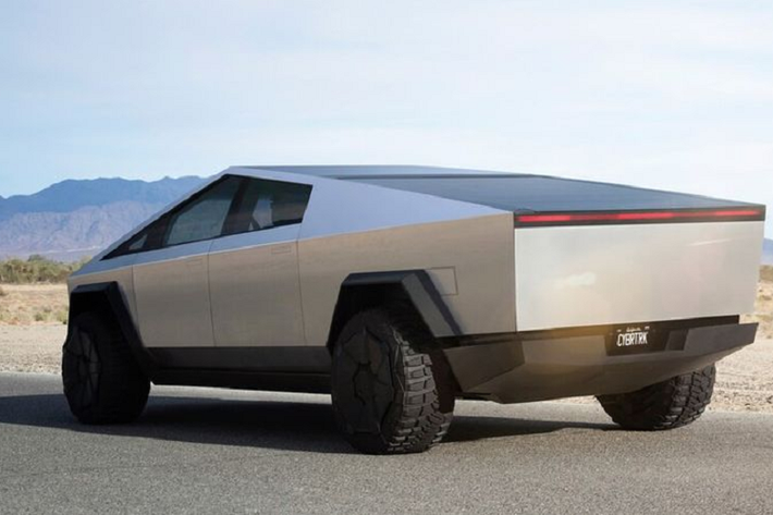 Với những ưu điểm vượt trội, Tesla Cybertruck chống đạn đã gây ấn tượng khi nhận được hơn 200.000 đơn đặt hàng sau vài ngày ra mắt nguyên mẫu. Cybertruck có giá bán dự kiến từ 39.900 USD (khoảng 958 triệu đồng) cho bản một động cơ; thời gian tăng tốc từ 0 - 96 km/h của bản này là 6,5 giây cùng phạm vi di chuyển khoảng 400 km.