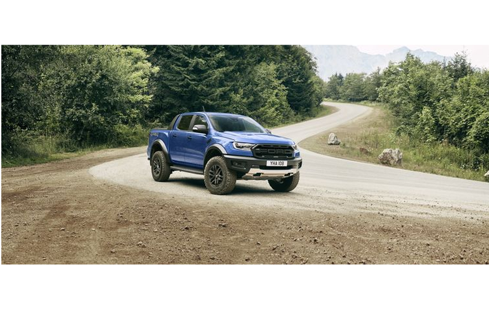Tuy nhiên, phiên bản Ford Ranger Raptor V8 mới sẽ chỉ được cung cấp với số lượng giới hạn tại Úc bởi một bên thứ 3 được Ford ủy quyền. Đơn vị kỹ thuật này được biết sẽ thay thế khối động cơ Dầu 2.0 lít 4 xy lanh Bi-Turbo mang công suất 210 mã lực và 500 Nm hiện tại bằng khối động cơ V8 nêu trên.