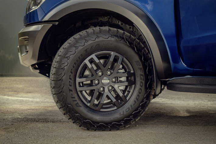 Nếu kế hoạch trên trở thành hiện thực, Ford Ranger Raptor V8 dự kiến sẽ được bán tại thị trường Úc từ năm sau. Tại Việt Nam, Ford Ranger được phân phối với 8 phiên bản, trong đó Ranger Raptor có giá 1,198 tỷ đồng.