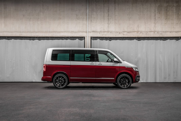 Khối động cơ 4 xylanh tăng áp của chiếc minibus này sẽ có công suất tối đa 177 mã lực và mô-men xoắn 400 Nm, được nâng cấp từ biến thể nguyên bản 148 mã lực và 340 Nm mô-men xoắn.