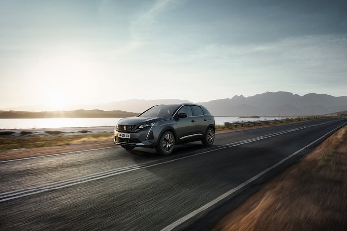 Giá xe Peugeot 3008 2020 hiện vẫn chưa được công bố, dự kiến xe sẽ chính thức được bán ra tại châu Âu vào cuối năm nay.