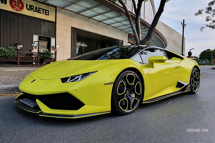 Siêu xe Lamborghini Huracan được xem là kẻ thay thế hoàn hảo cho đàn anh Gallardo. Ngay từ thời điểm ra mắt, Huracan đã tạo ra được nhiều tiếng vang lớn trên toàn thế giới bởi ngoại hình thiết kế tinh tế, đậm chất thể thao, khả năng vận hành vô song, quan trọng nhất, doanh số bán hàng của Huracan khiến các hãng siêu xe khác phải ao ước.