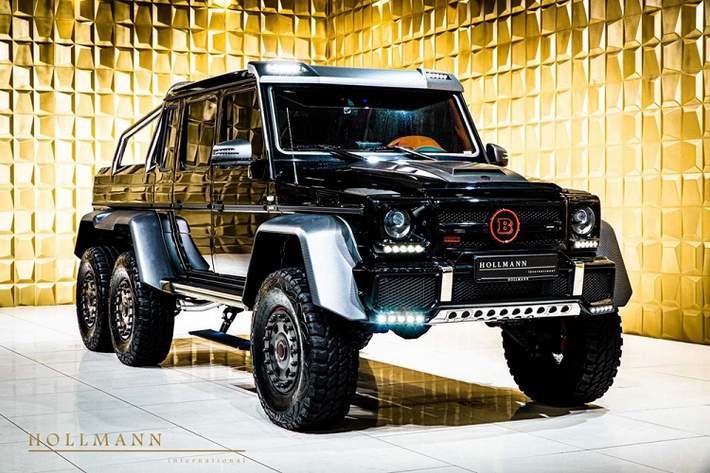 Đâu là chiếc SUV ngầu nhất trên thế giới vào lúc này? Có lẽ nhiều người sẽ trả lời là siêu SUV Lamborghini Urus hoặc một cái tên sang trọng kiểu như Rolls-Royce Cullinan, thế nhưng có lẽ một vài người vẫn cảm thấy ấn tượng nhất với mẫu xe SUV Mercedes-AMG G63 6x6. Đặc biệt là khi nó còn được độ lại bởi Brabus.