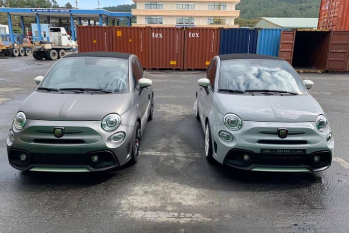 Mới đây, một showroom chuyên nhập khẩu xe tại Việt Nam đã đưa về nước chiếc xe cỡ nhỏ đô thị Abarth 595 phiên bản giới hạn đặc biệt Esseesse Anniversary. Đây là phiên bản được ra đời nhằm kỷ niệm 70 thương hiệu Abarth nên về tổng thể, xe sở hữu một số trang bị khá hiện đại, nâng cấp từ "người anh em" Fiat 500.