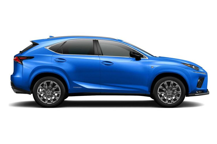Đặc biệt, mẫu crossover hạng sang cỡ nhỏ còn có một biến thể hybrid NX 300h. Tuy nhiên, trước đây, những khách hàng vừa muốn có một chiếc Lexus NX hybrid và vừa muốn có tùy chọn F Sport phong cách và hầm hố hơn lại không được đáp ứng.