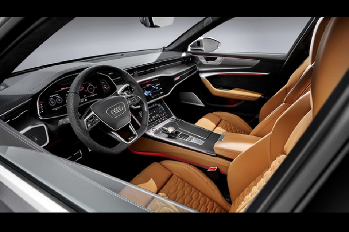 Nếu sử dụng tất cả gói trang bị và tùy chọn, giá Audi RS6 Avant 2021 sẽ chạm mốc 141.320 USD (khoảng 3,3 tỷ đồng). Riêng gói tùy chọn đã là 31.325 USD.