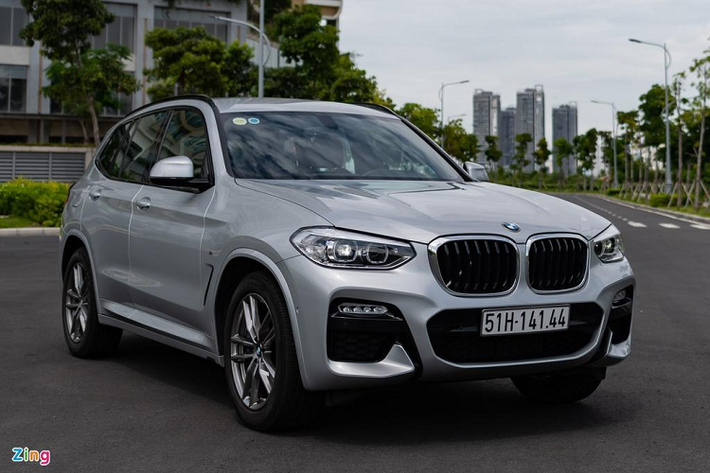 Với nhu cầu chọn mua xe gầm cao hạng sang tầm 2-3 tỷ ở Việt Nam, BMW X3 là một trong những lựa chọn quen thuộc. BMW X3 2020 mới được sản xuất tại Mỹ và nhập khẩu nguyên chiếc về Việt Nam.