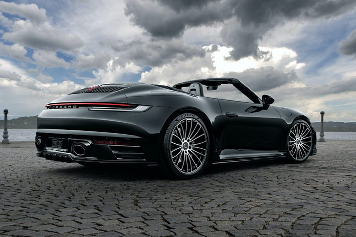 Giống với hệ thống ống xả trên Porsche 911 được nâng cấp, bộ Powerkit sẽ hoạt động dựa trên chế độ lái mà người lái lựa chọn. Khi chuyển sang chế độ Sport hoặc SportPlus, hệ thống nâng cấp công suất này sẽ tự động được kích hoạt. Nếu sử dụng xe ở chế độ Normal, tất cả các cấu hình động cơ đều sẽ ở mức nguyên bản.