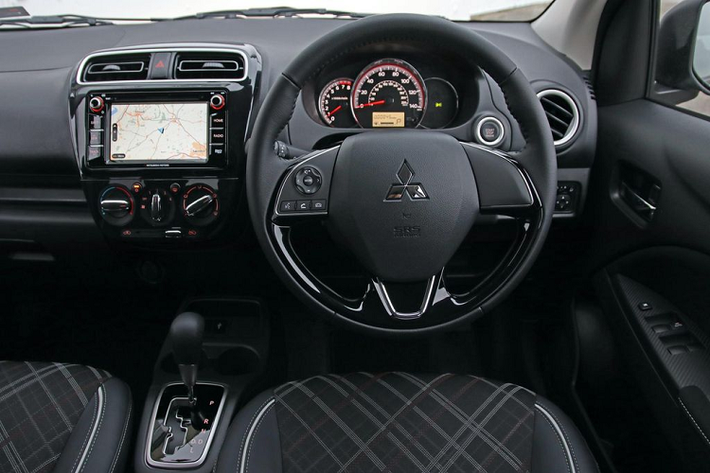Ra mắt tại Thái Lan vào hồi Tháng 11/2019, phiên bản xe giá rẻ Mitsubishi Mirage này được cải tiến khi phần đầu xe được tái thiết kế với tấm lưới tản nhiệt và cản trước dạng ‘Dynamic Shield’ đặc trưng, cùng phần đèn pha thế hệ mới sử dụng công nghệ LED.