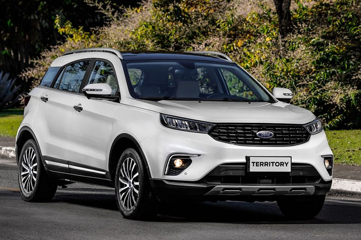 Theo tìm hiểu, hiện các đại lý của Ford trên toàn quốc đã bắt đầu nhận đơn đặt hàng đối với mẫu xe Ford Territory. Mức giá dự kiến của mẫu xe này được một số tư vấn bán hàng tiết lộ sẽ dao động trong khoảng 699 triệu đồng và có thể được phân phối tới tay người người dùng trong nước thông qua diện nhập khẩu. Hiện tại, còn khá ít thông tin về thông số kỹ thuật của Ford Territory 2020 mới tại thị trường Việt Nam.