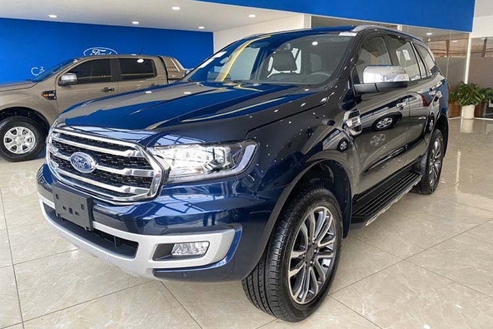 Mặc dù không phải là dòng xe bán chạy nhất trong phân khúc SUV 7 chỗ tại Việt Nam, nhưng Everest luôn chiếm được cảm tình của người dùng bởi xe sở hữu thiết kế đẹp mắt, trang bị và tính năng tốt trong tầm giá. Trong năm 2019 vừa qua, Ford Everest đạt tổng doanh số bán ra 7.852 xe, tăng gấp 4 lần so với doanh số 2.007 xe đạt được trong năm 2018.