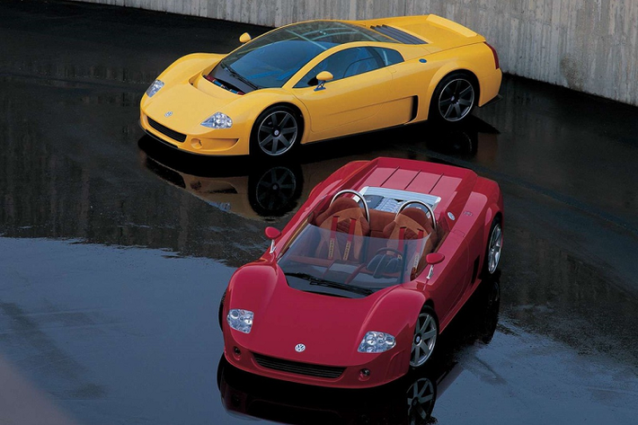 Chưa đầy một năm sau, Volkswagen tung ra mẫu concept W12 Roadster với thiết kế mui trần tại triển lãm Geneva Motor Show 1998.
